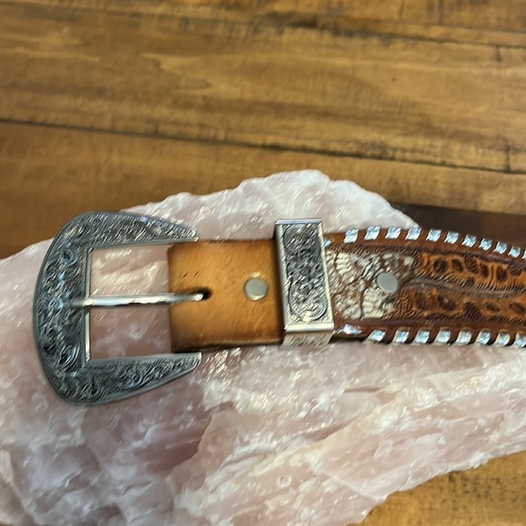 ?western belt, see measurements, beautiful tooled acorn design, good condition